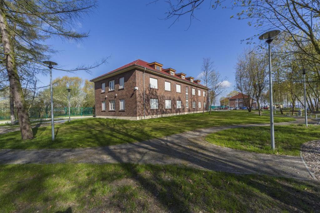 Centrum Zeglarskie Domki Kempingowe Szczecin Exterior photo